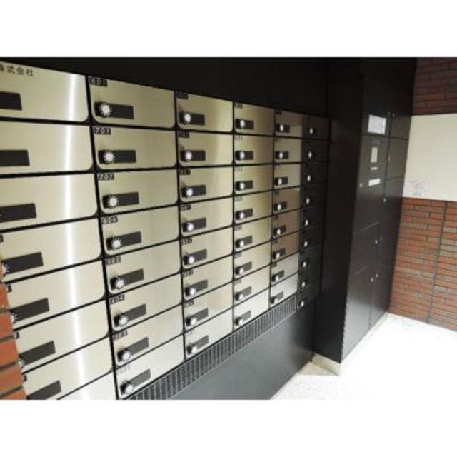 180000