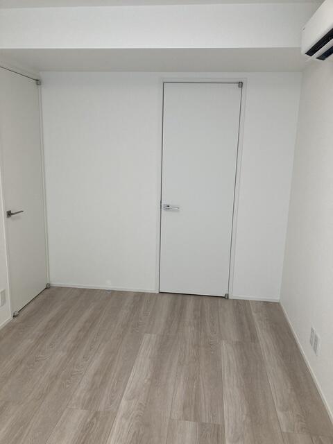 280000