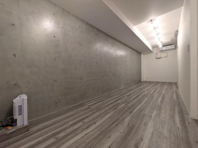 215000