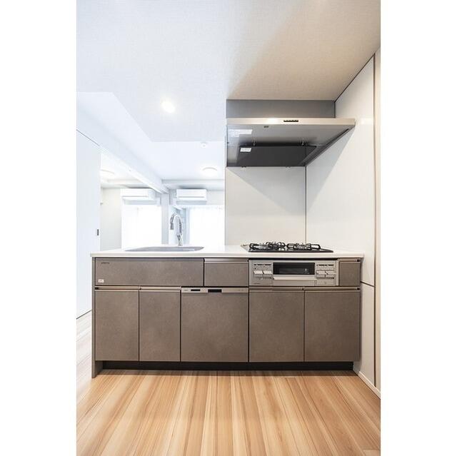 205000
