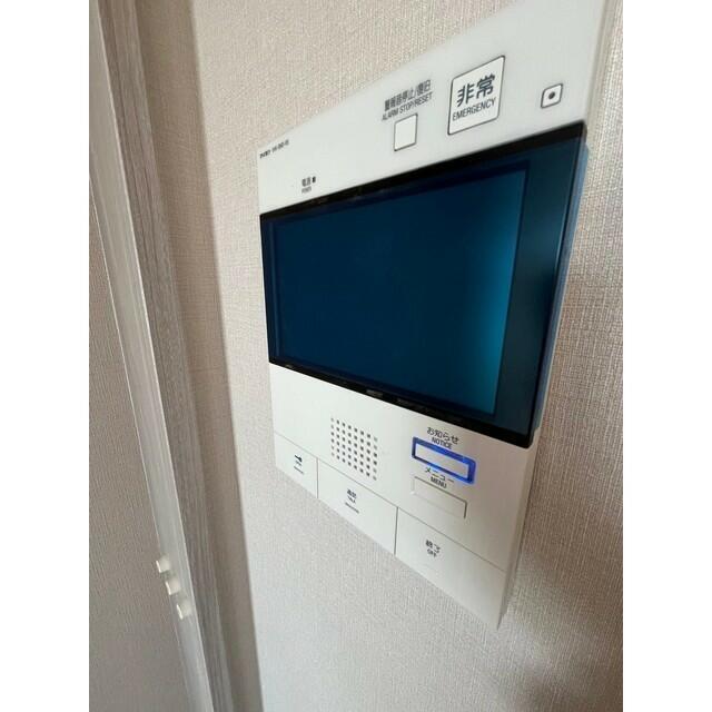 233000