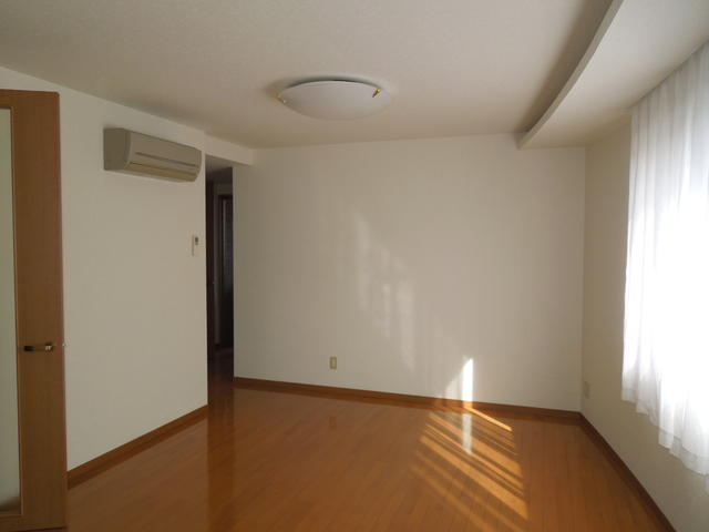149000