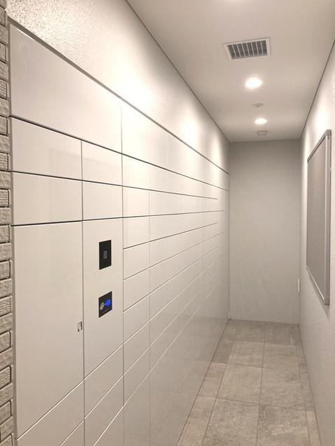 153000