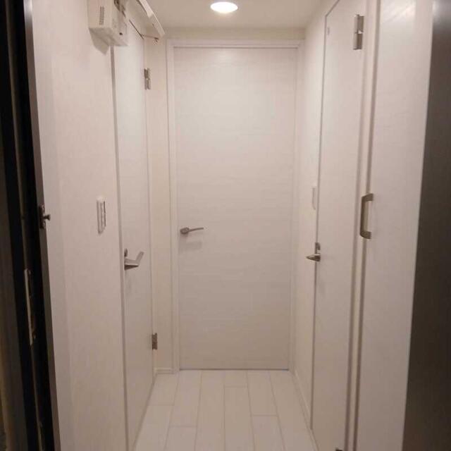 274000