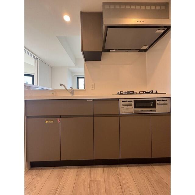 320000