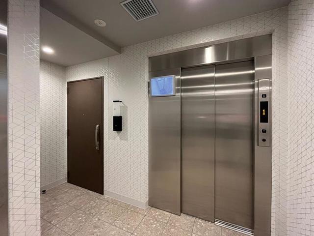 151000