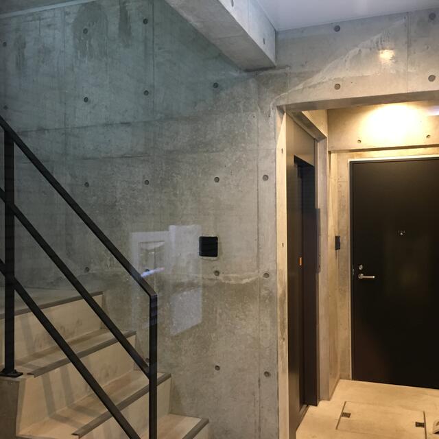 151000