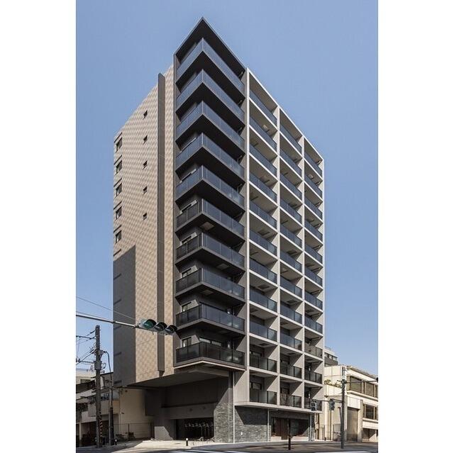 240000