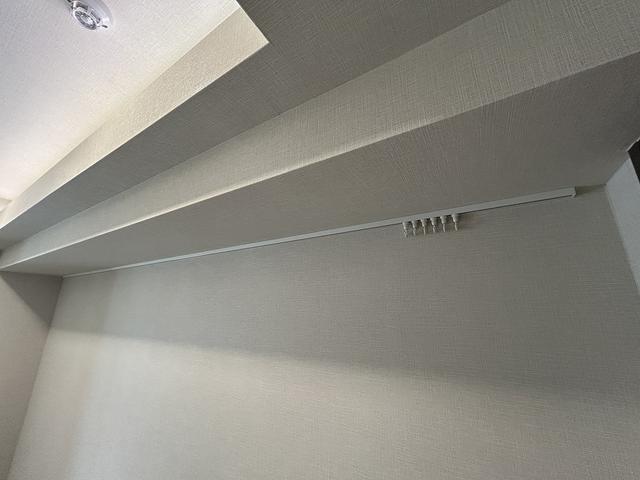 228000