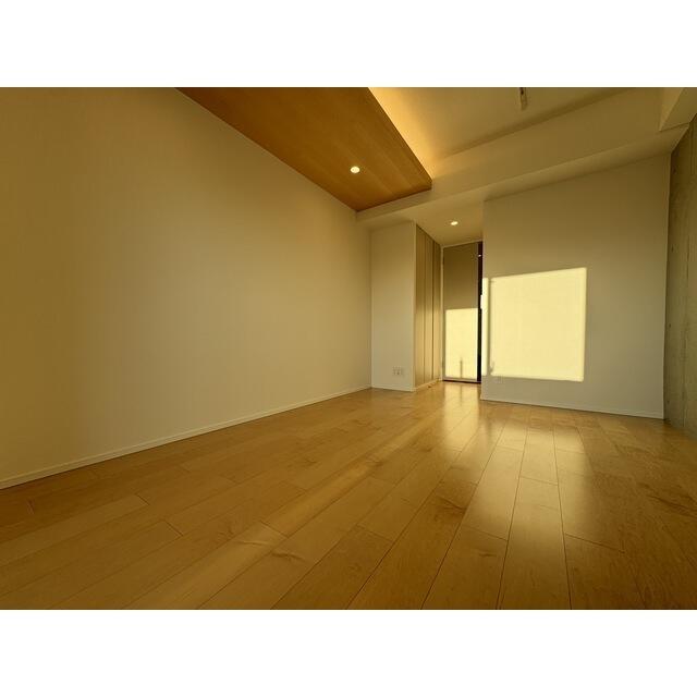 162000