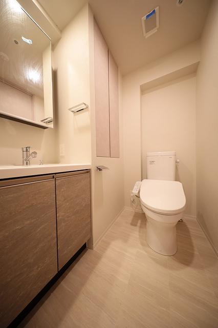 164000