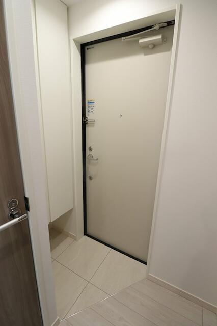 213000