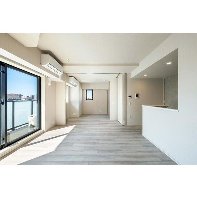 325000