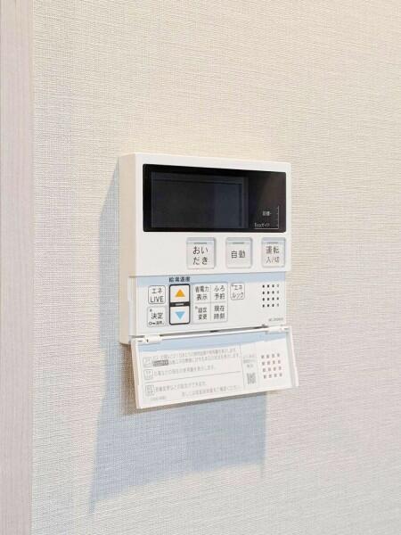 208000