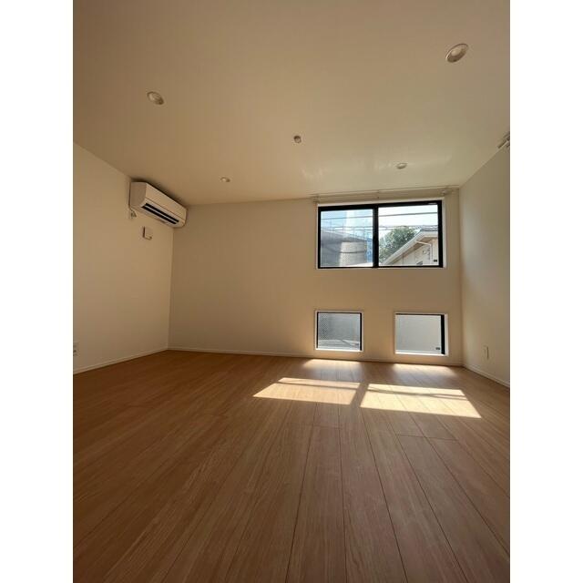 230000