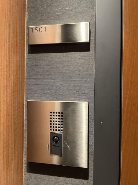 380000