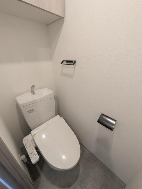 245000