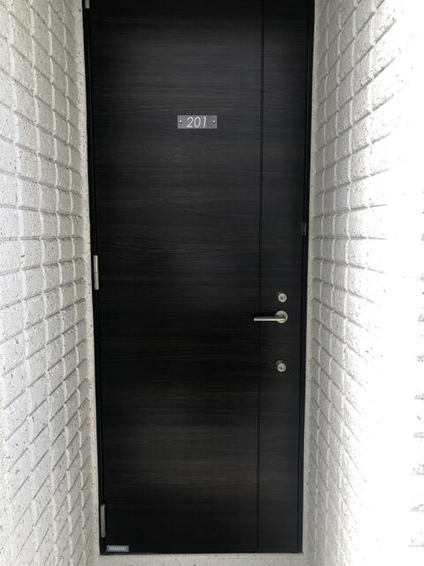 215000