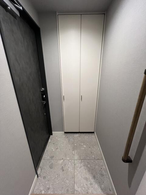 213000