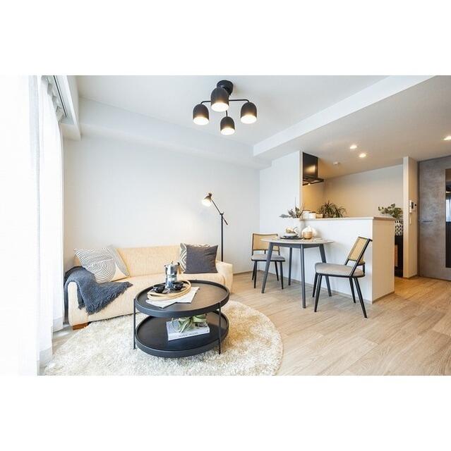 237000