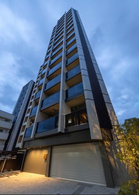 233000