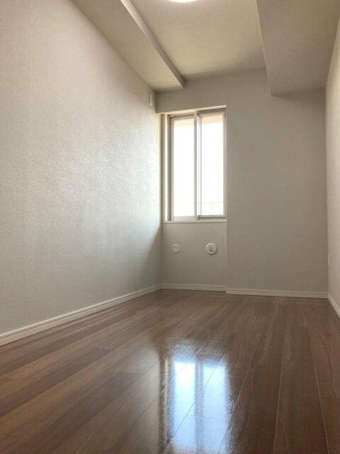 225000
