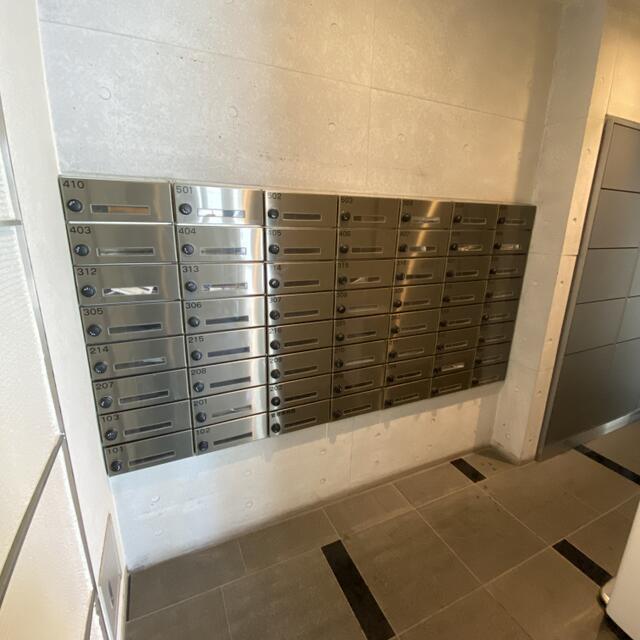 279000