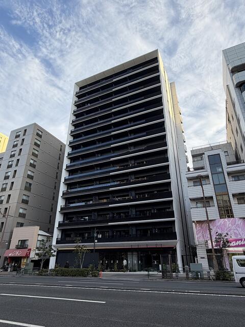 185000