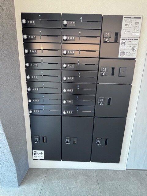 223000