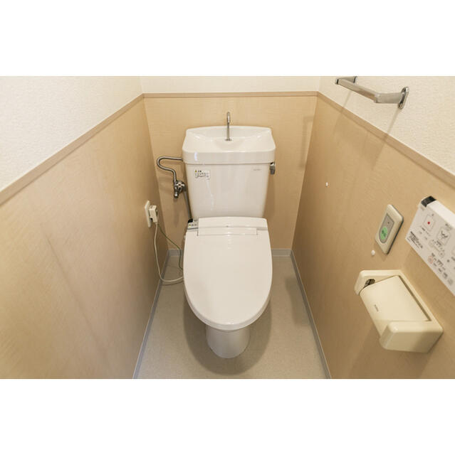 285000