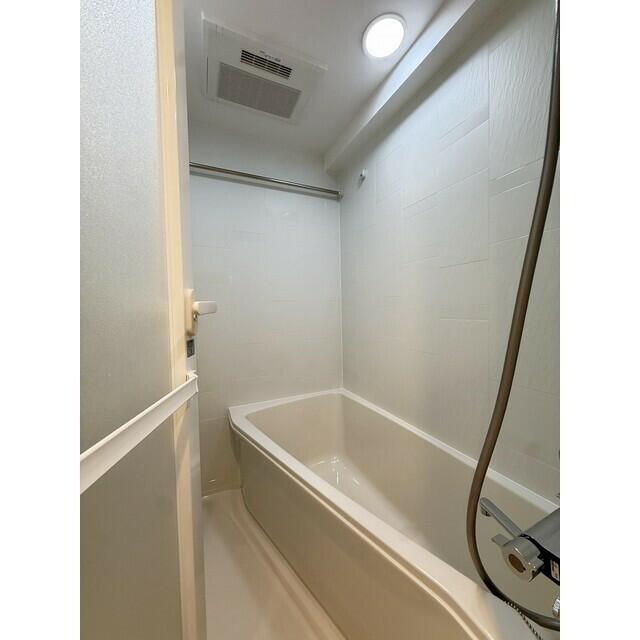 166000