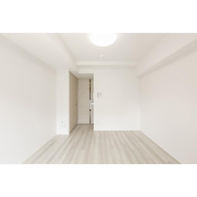 143000