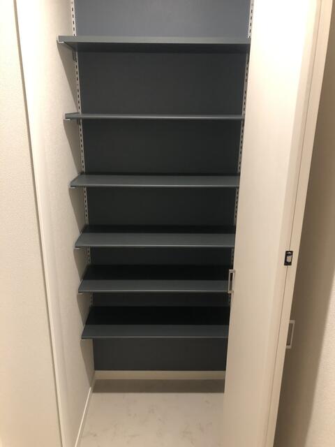 267000