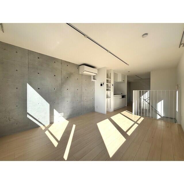 245000