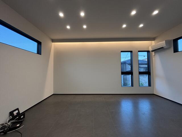 280000