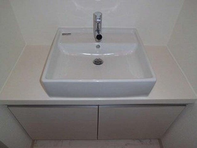 146000