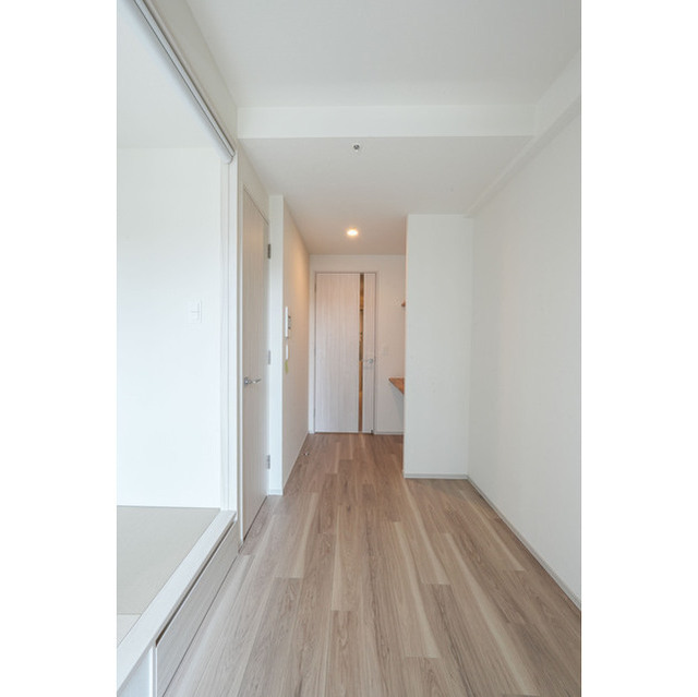 179000