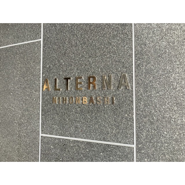 408000