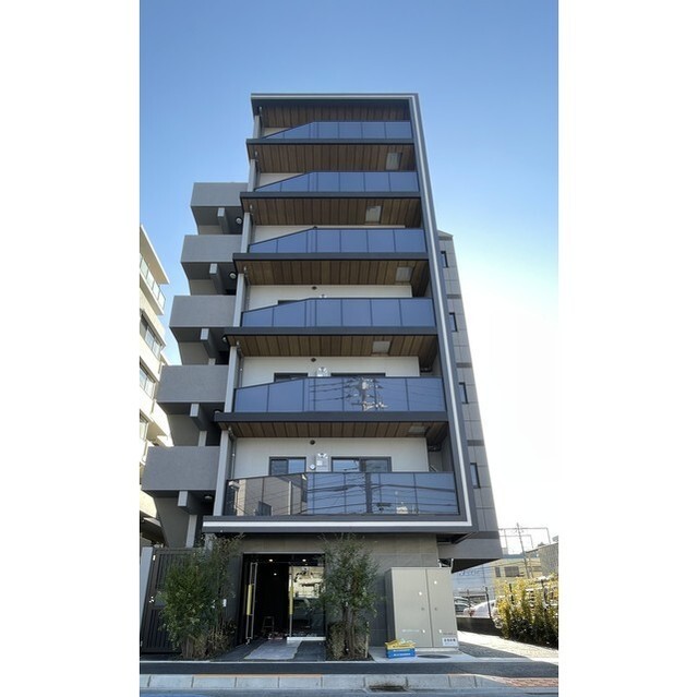 240000